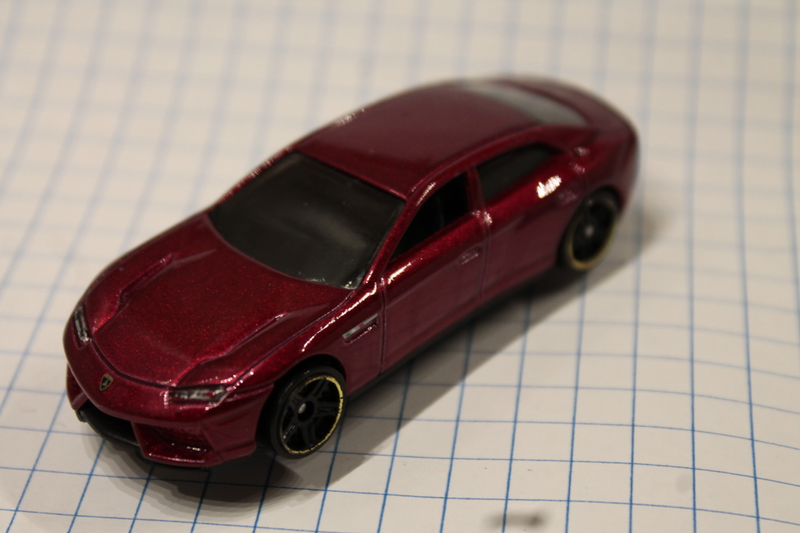 Illustration for article titled "Call Your Custom": Hot Wheels Trading/Customization Haul